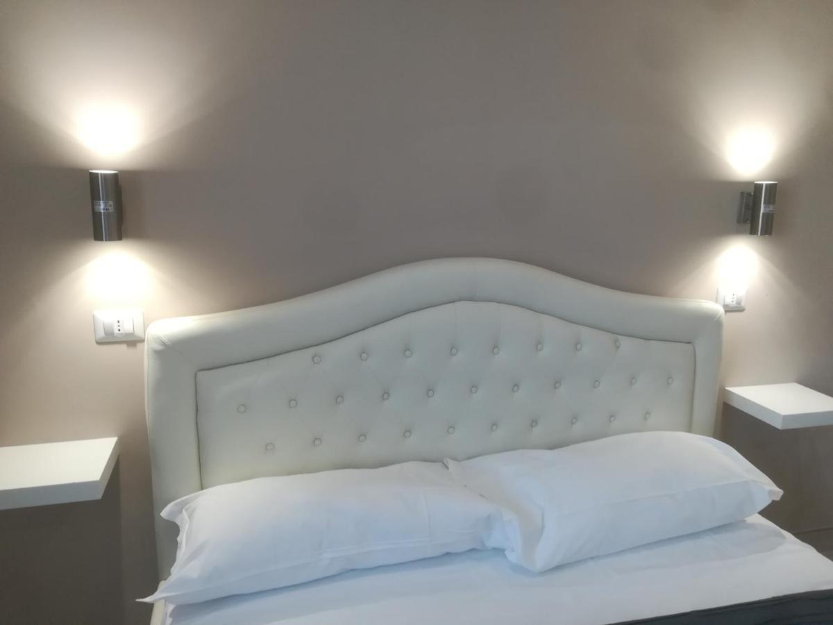 B&B Purple Italy ฟิวมิชีโน ภายนอก รูปภาพ