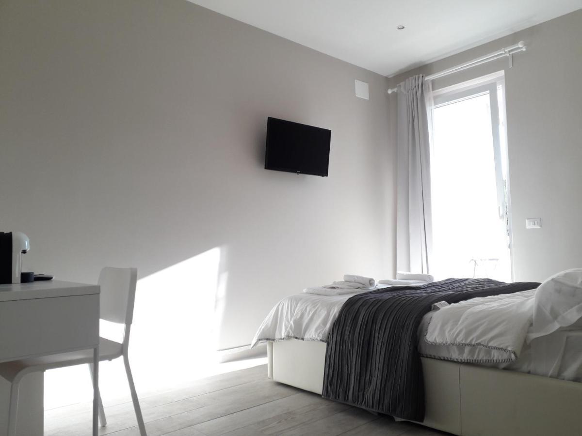 B&B Purple Italy ฟิวมิชีโน ภายนอก รูปภาพ