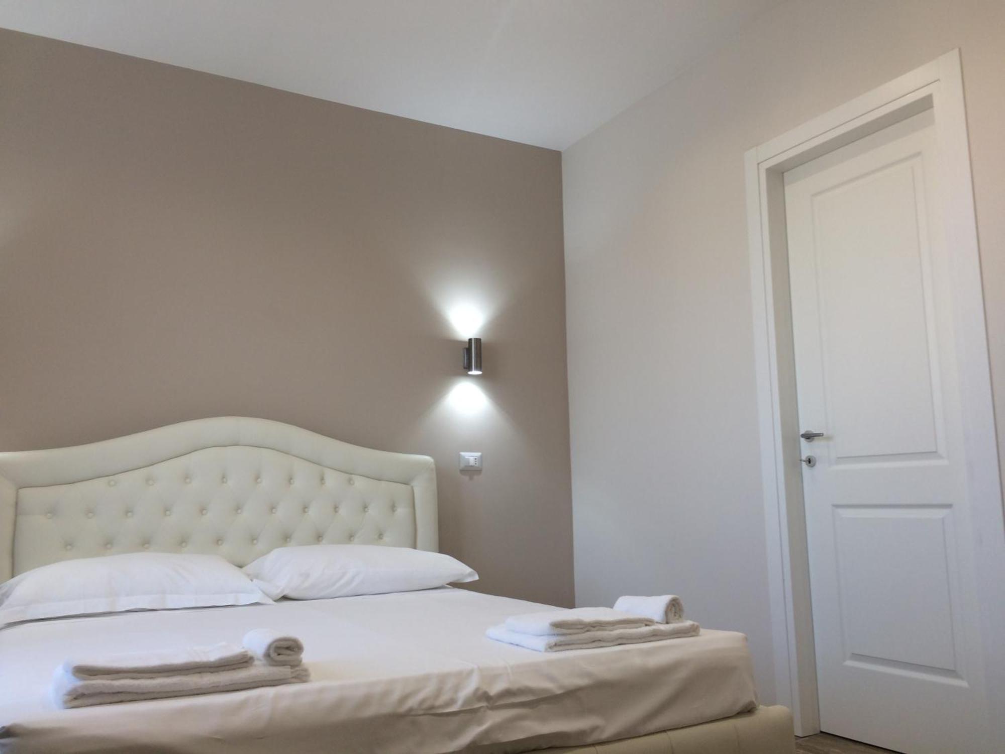 B&B Purple Italy ฟิวมิชีโน ภายนอก รูปภาพ