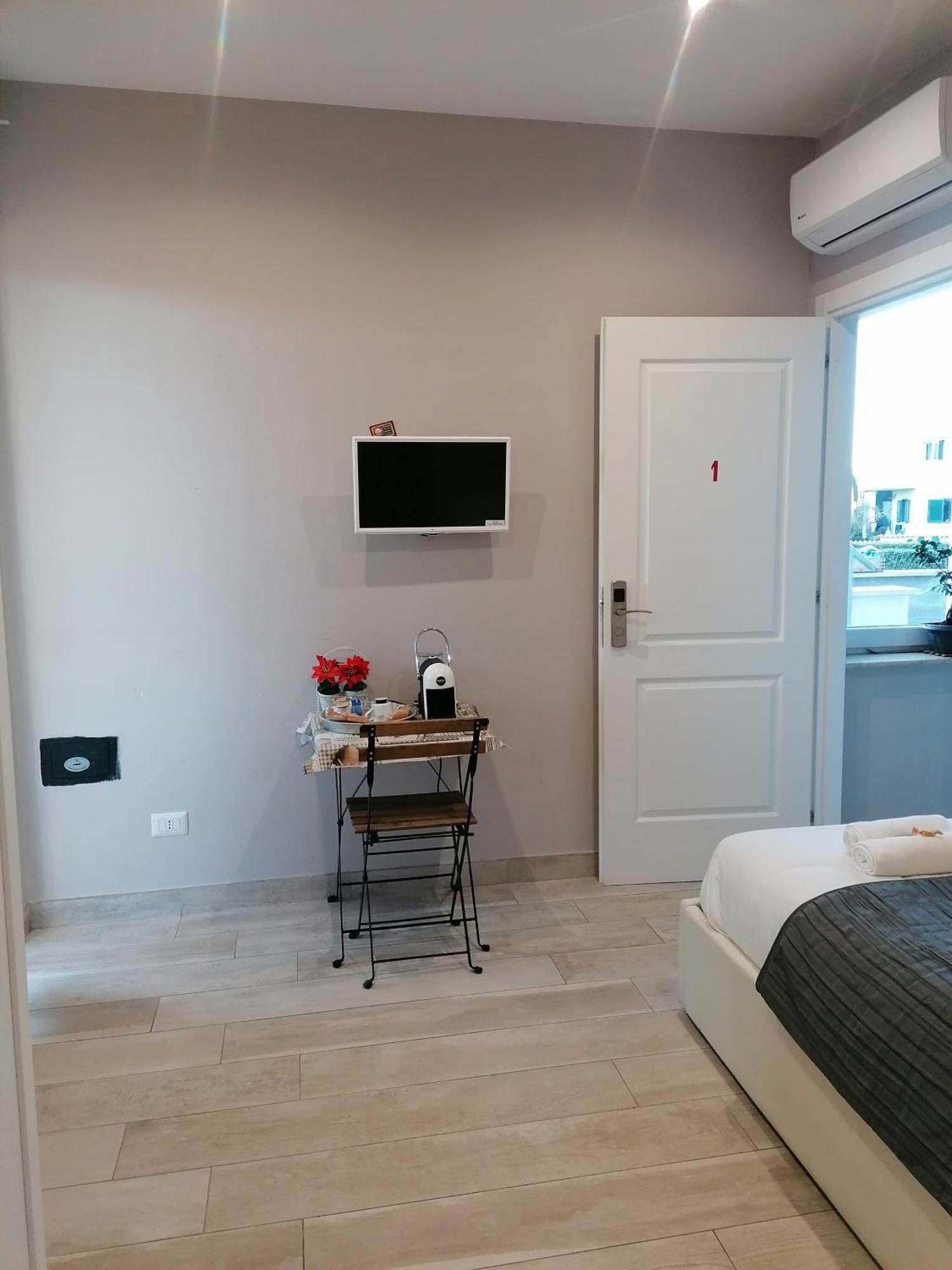 B&B Purple Italy ฟิวมิชีโน ห้อง รูปภาพ